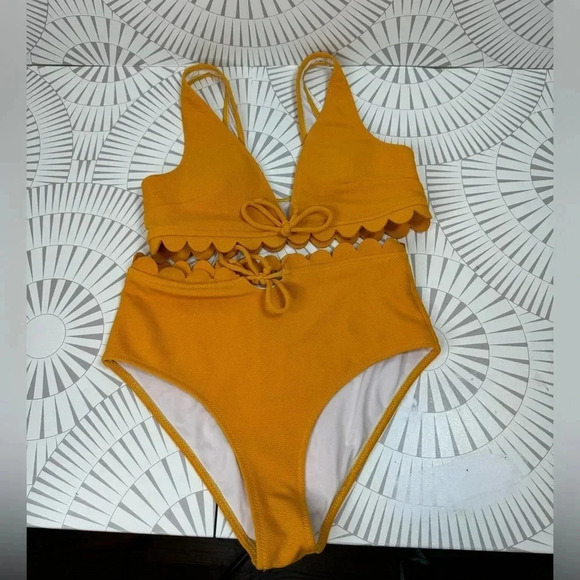 CupShe Women’s‎ Golden Yellow Scalloped Edge Bikini Size Small - Picture 1 of 8